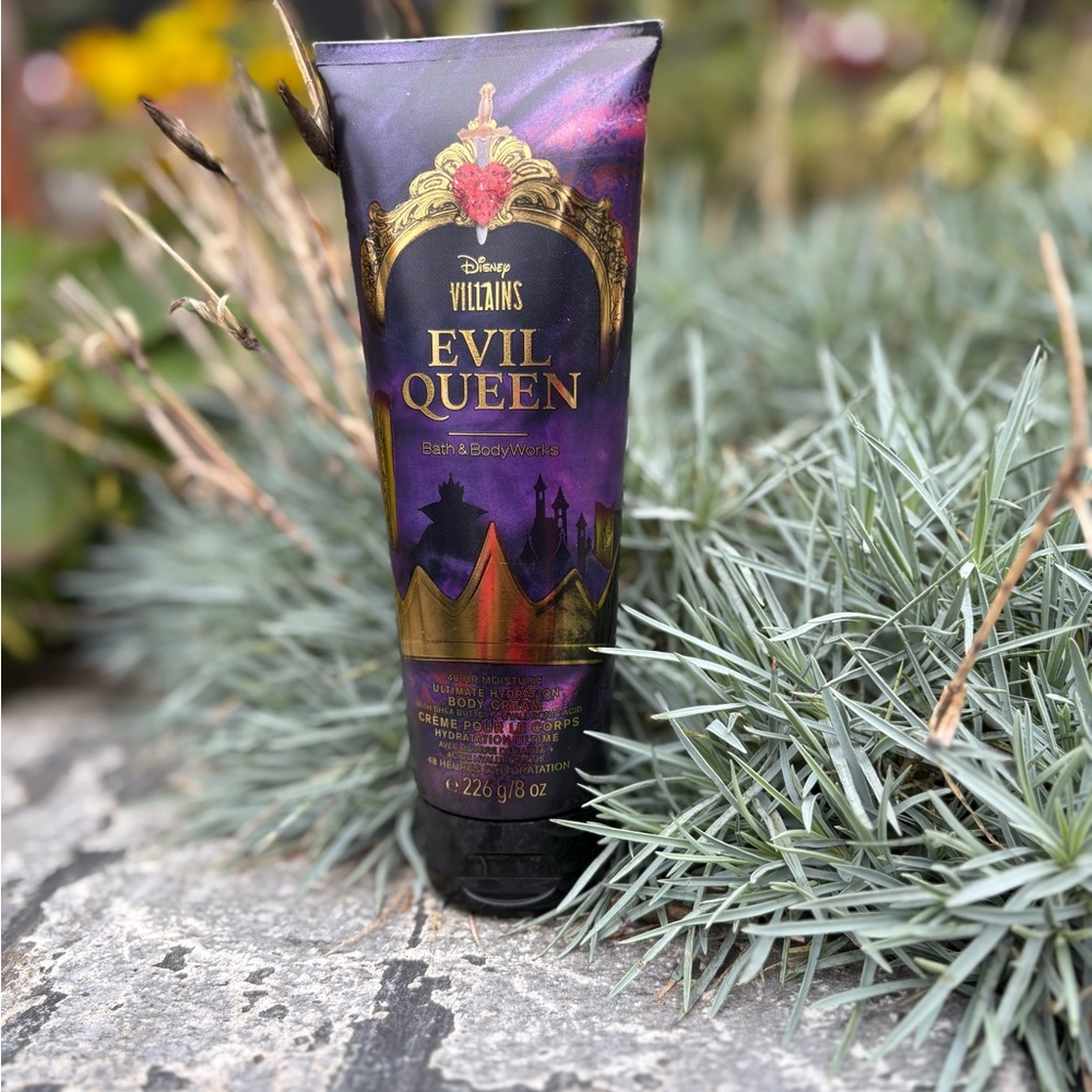 Bath and Body Disney Villains Evil Queen Body Cream - Purple and Black